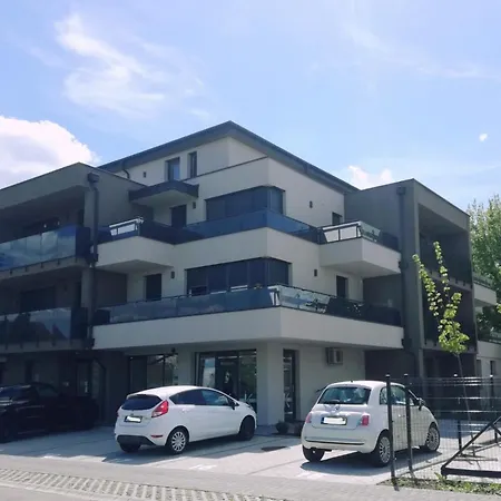 Lakeside Family & * Kestel