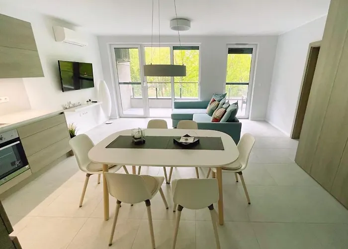 Lakeside Family & Apartmán